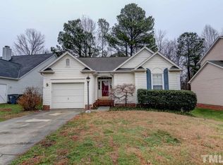 105 Stone Hedge Ct, Holly Springs, NC 27540