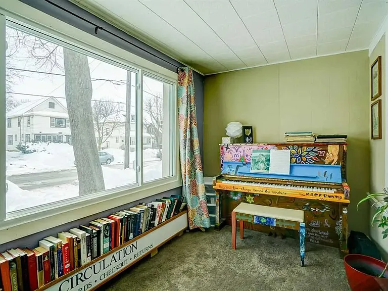 2514 E Johnson St — Photo 7