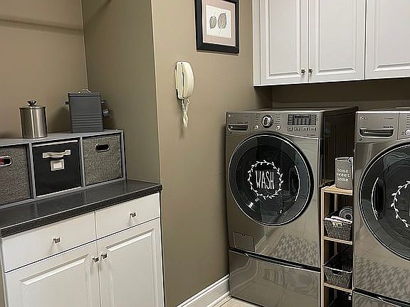 5th image of 121 Lennox Ct