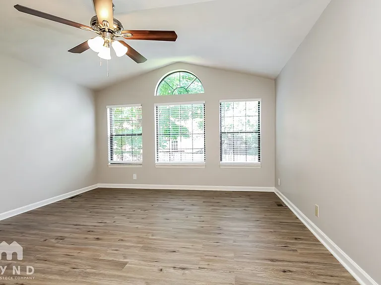 404 Bridgeton Cove Ct — Photo 9