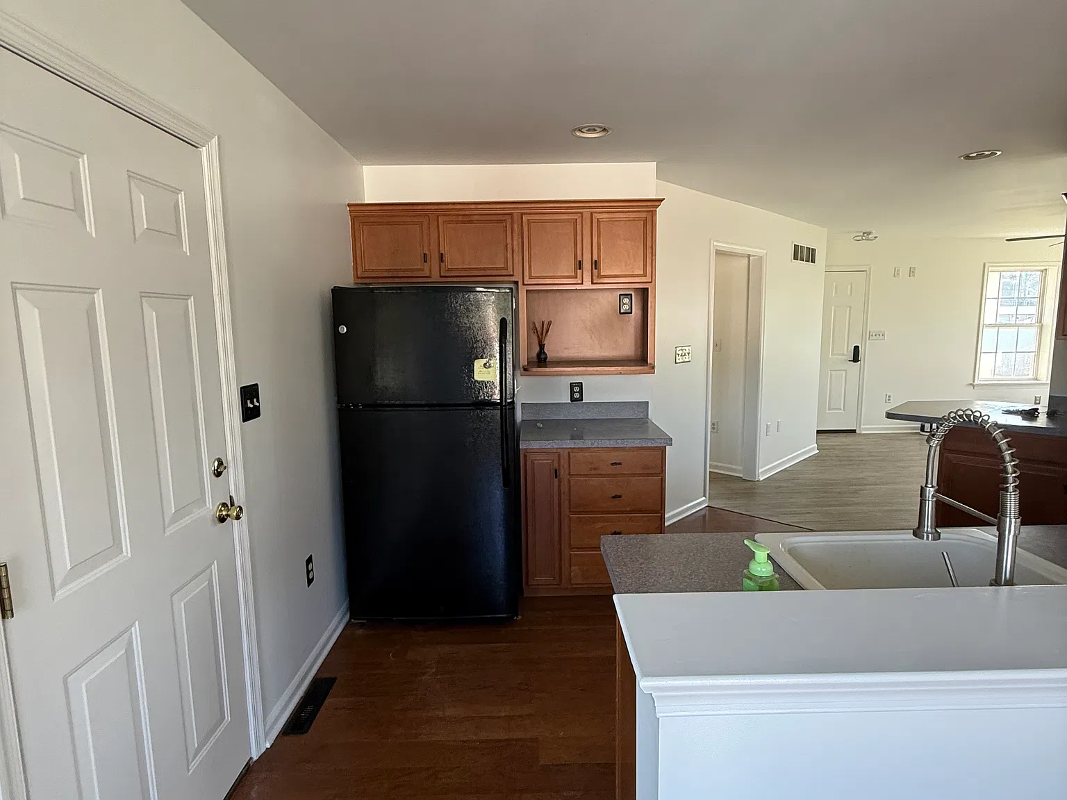 4 bed, $2,100 — Photo 3