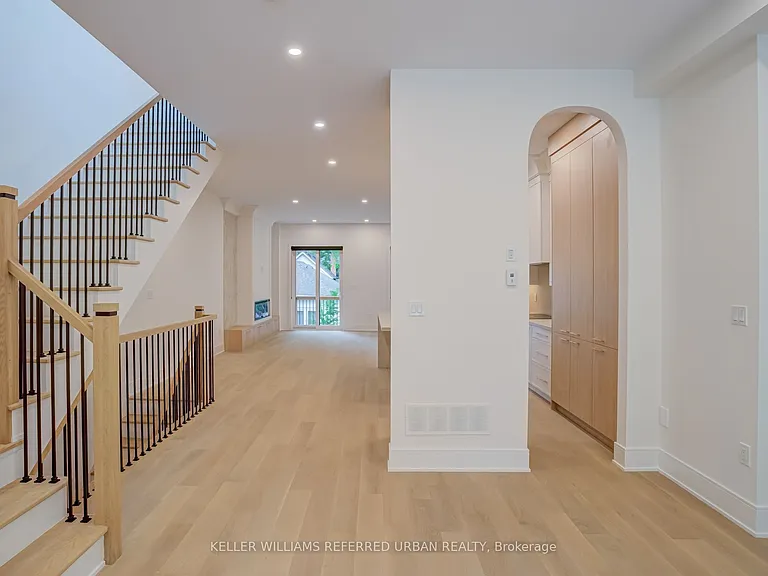 37 Wesley Ave — Photo 13