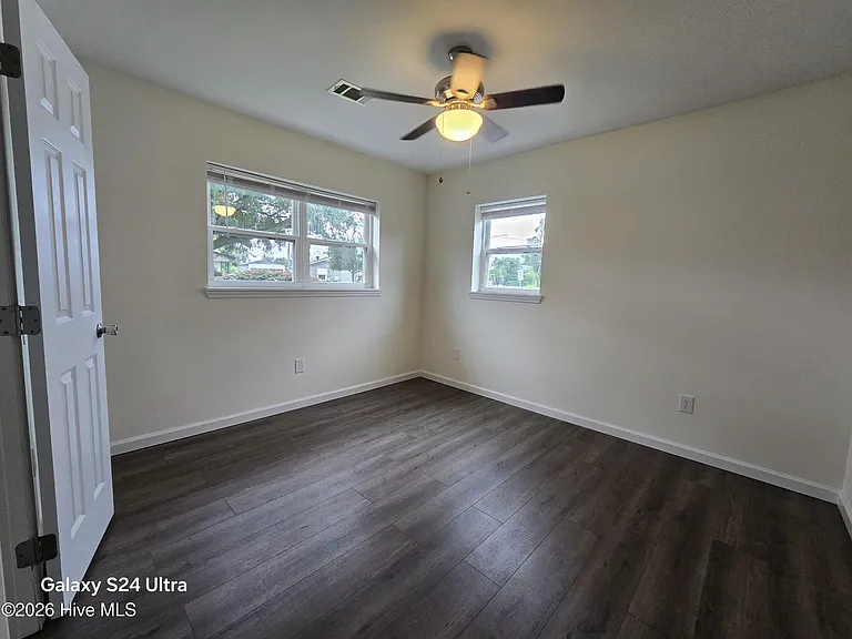 1321 Cherry Ave — Photo 11