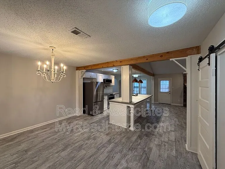 3040 Delvan Cv — Photo 4