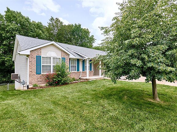 3rd image of 12 Scarlet Oak Ct