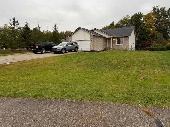 5459 Pear Tree Dr, Burton, MI 48519