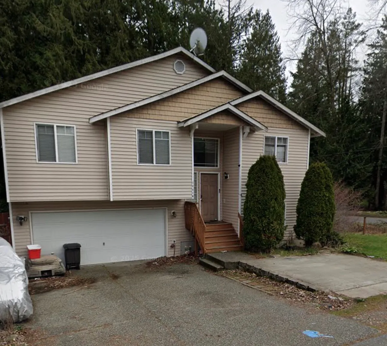 10817 7th Ave SE — Photo 1