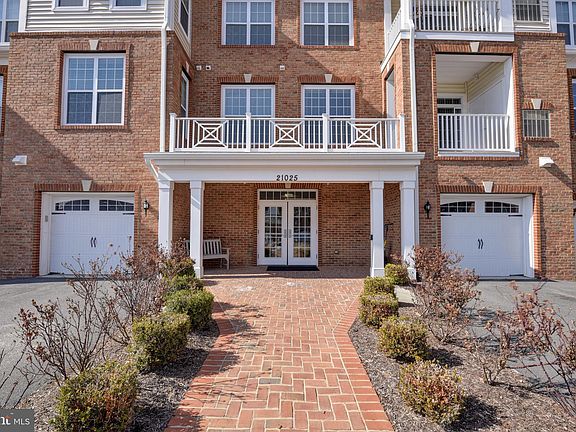 3rd image of 21025 Rocky Knoll Sq APT 207