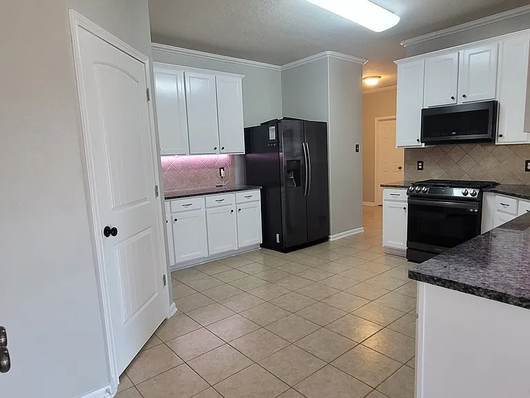 15307 Tupelo Dr — Photo 11