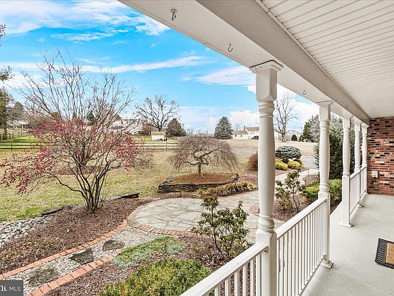 3rd image of 10407 Pleasant Vista Dr