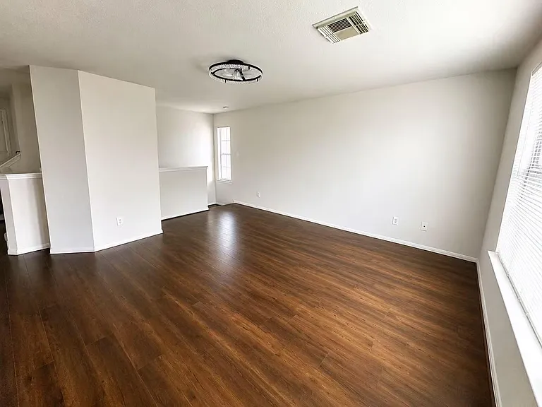 3519 Benjamin Franklin Ln — Photo 11