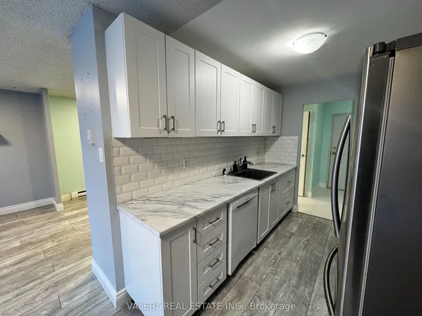 65 Highland Cres #106, Kitchener, ON N2M 5M8