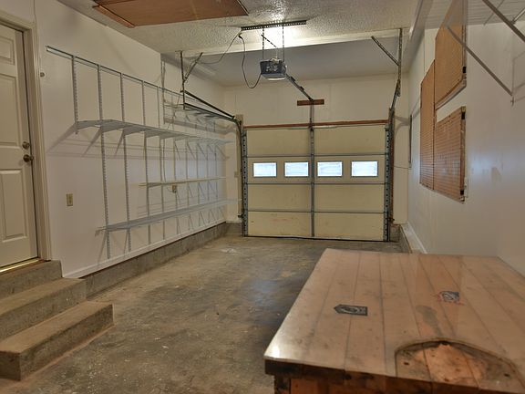 5th image of 712 Pembrook Pl