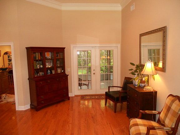 3rd image of 110 Chinquapin Dr