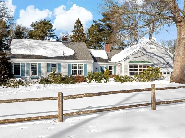 180 Pond View Dr, Barnstable, MA 02630