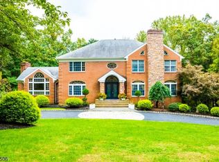 28 Glen View Dr, Warren, NJ 07059