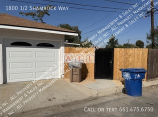1800 1/2 Shamrock Way, Bakersfield, CA 93304