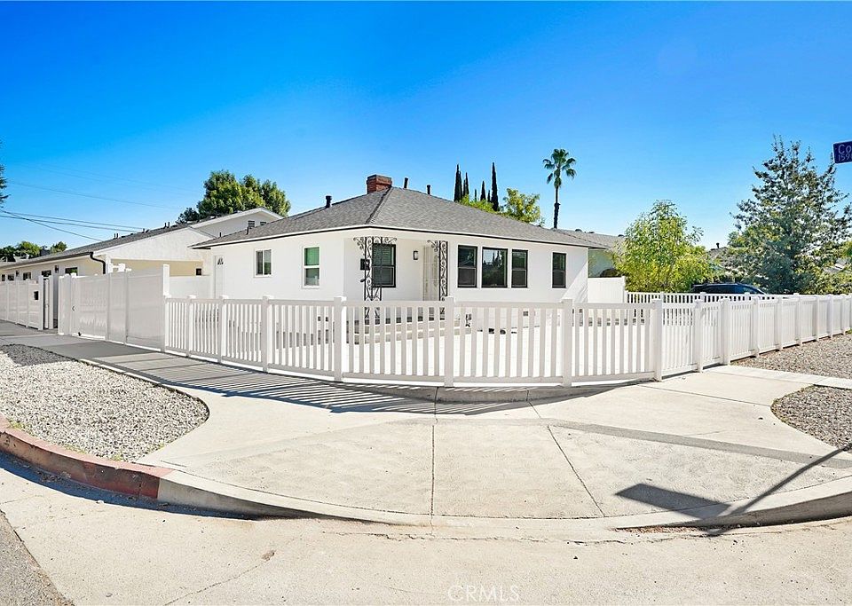 1st image of 7454 Gaviota Ave