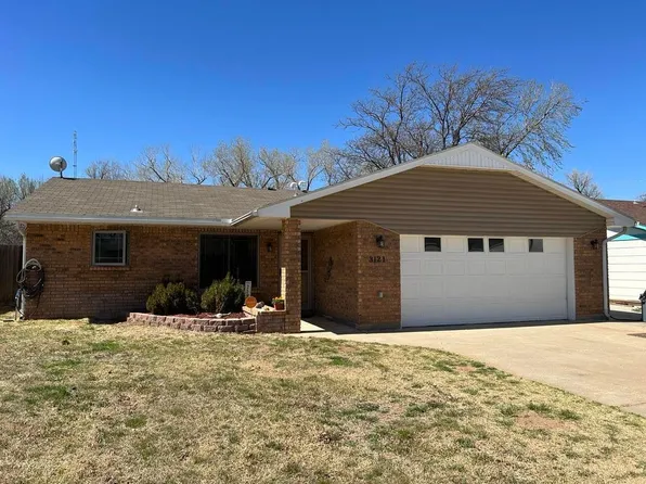 3121 Bent Creek Dr, Woodward, OK 73801