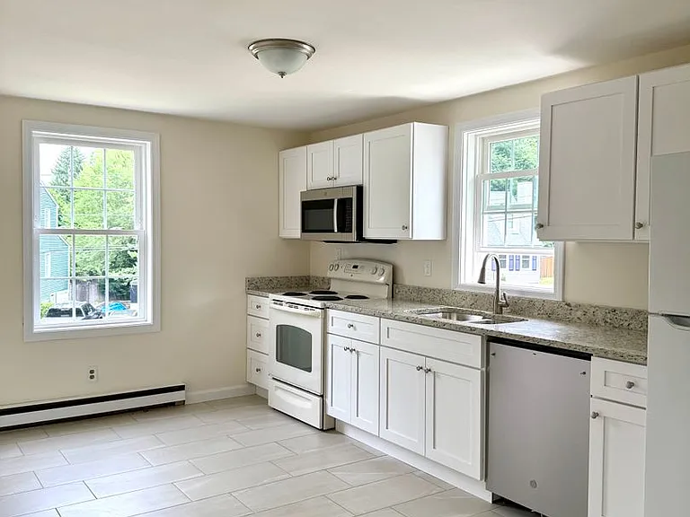 37 Groton School Rd — Photo 6
