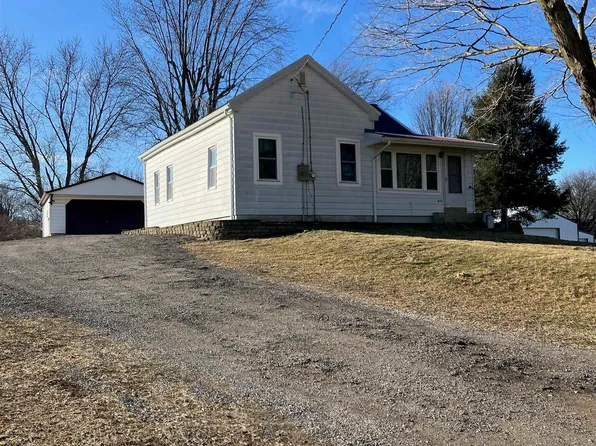 810 S West St, Burnettsville, IN 47926