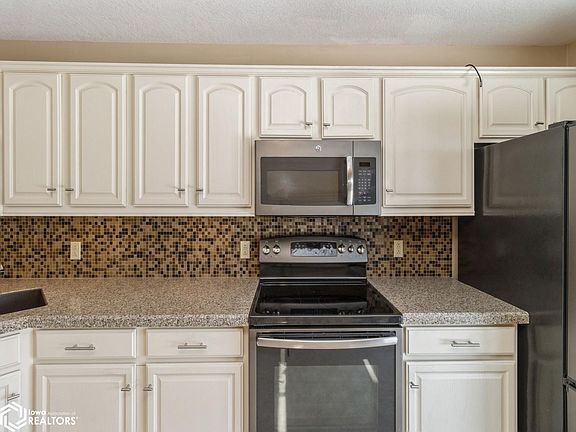 4th image of 1012 E Competine St APT 302
