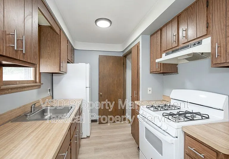 19268 Stafford Ave — Photo 16
