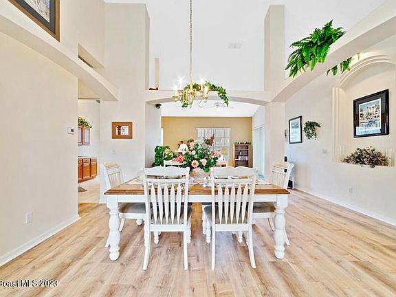 4th image of 421 Boxwood Dr