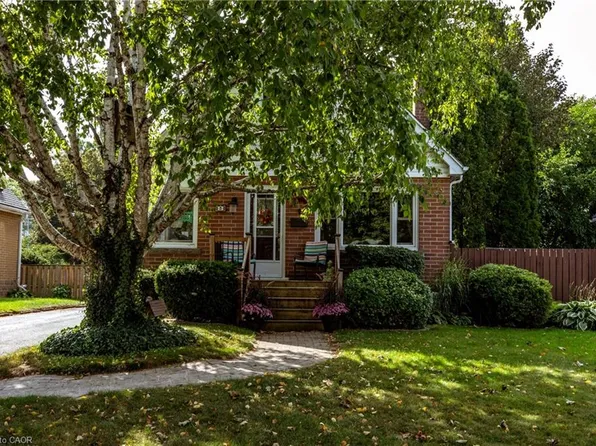 5 Cameron Ave, Hamilton, ON L9H 1P4