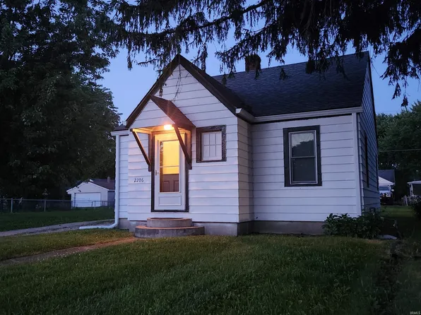 2206 S Hackley St, Muncie, IN 47302