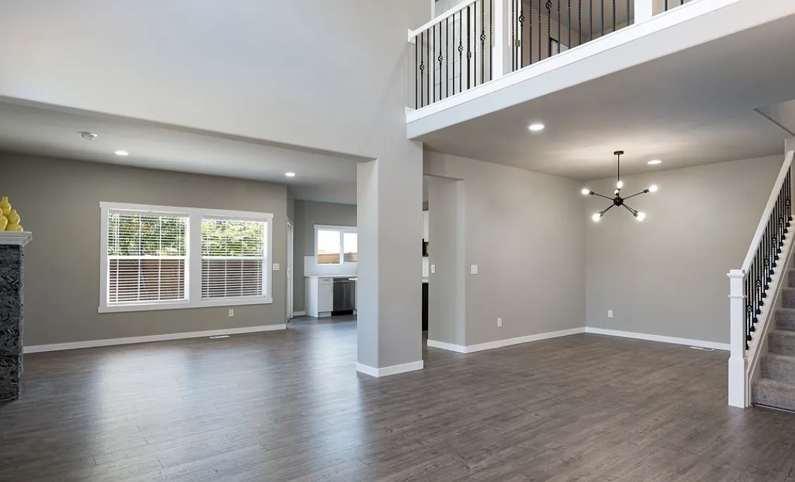 4 bed, 2.5 bath, 2010 sqft, $4,300 — Photo 4