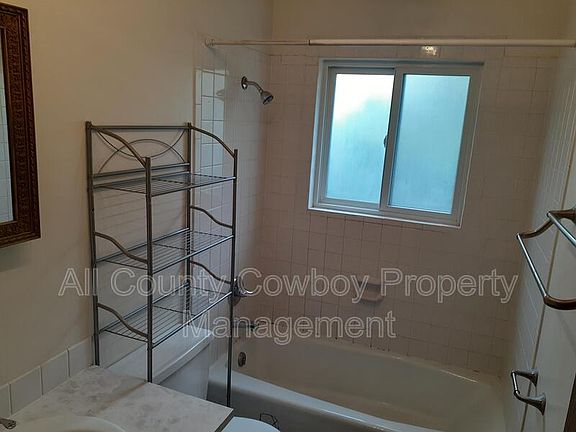 4th image of 2170 Van Buren St Unit B