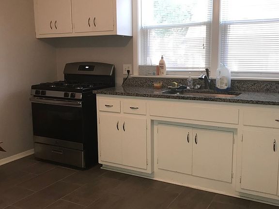 2nd image of 11005 S Artesian Ave #1A