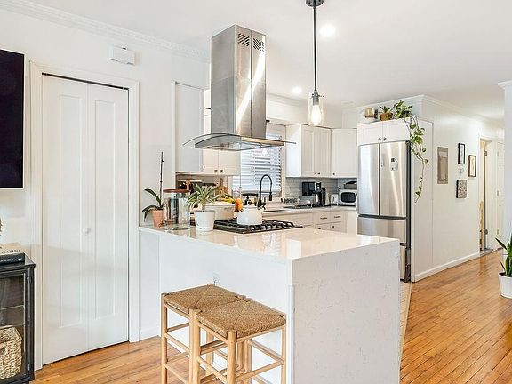 4th image of 640 38th St #1
