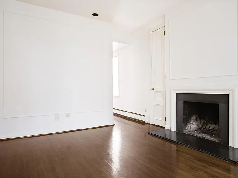 6324 Howe St #12 — Photo 4