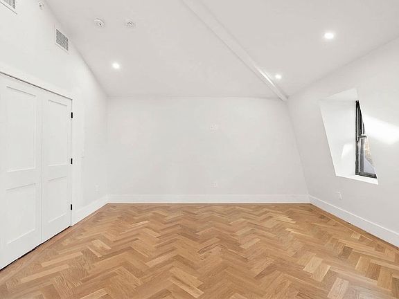 4th image of 93 Moreland St #4