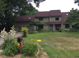 370 Sunnywood Dr, Kalamazoo, MI 49009