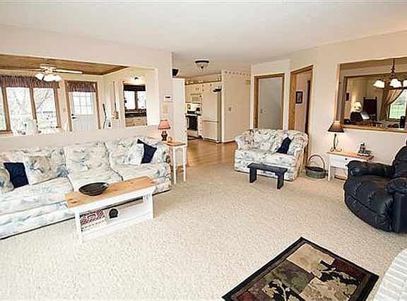 4th image of 642 Kings Dr