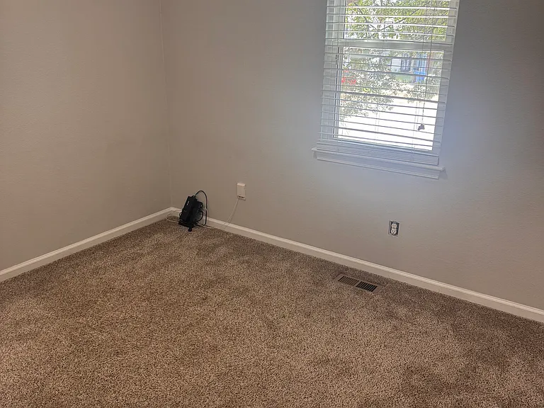 1307 Gaineford Ct — Photo 12