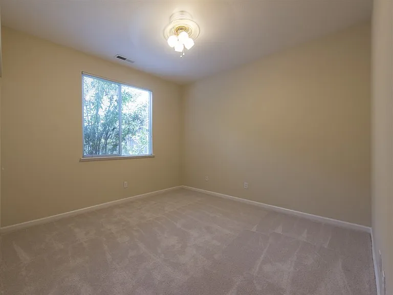220 Primrose Dr — Photo 24