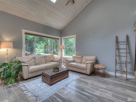 3rd image of 36895 Aspen Way NE