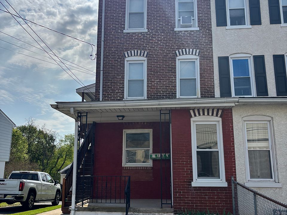 1st image of 228 Washington St #1