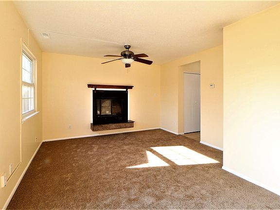 3rd image of 3622 Windmill Dr