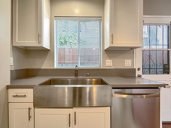 3rd image of 1118 W 166th St #B