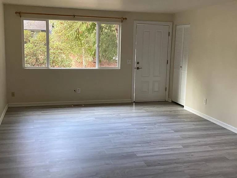 5451 NE 203rd Pl — Photo 2