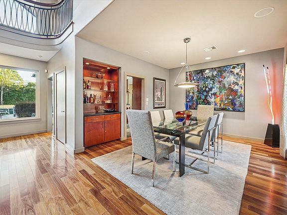 5th image of 37 E Broad Oaks Dr