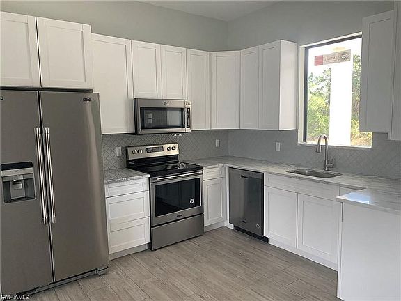4th image of 1013 Angelo Ave