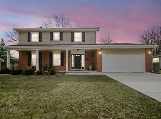 2005 Brentwood Ln E, Wheaton, IL