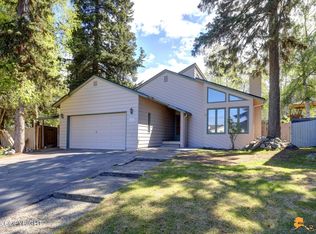 6611 Lawlor Cir, Anchorage, AK 99502