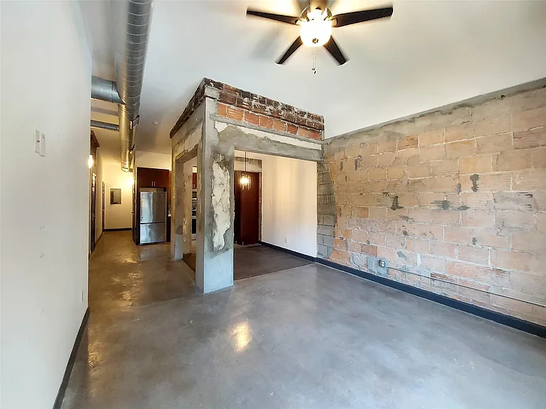 6819 Avenue C — Photo 3
